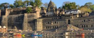 Maheshwar tour - Indore cab service